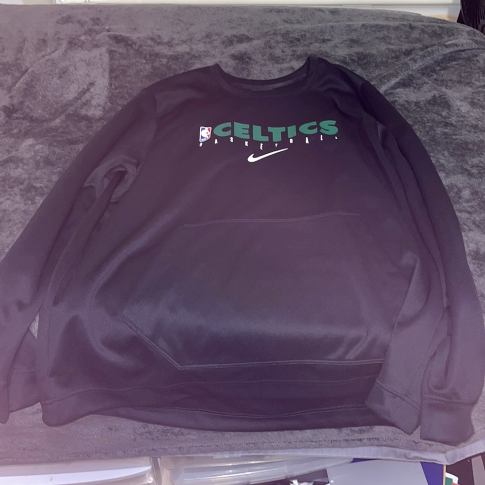 Brand new Nike Celtics crew neck in great condition
